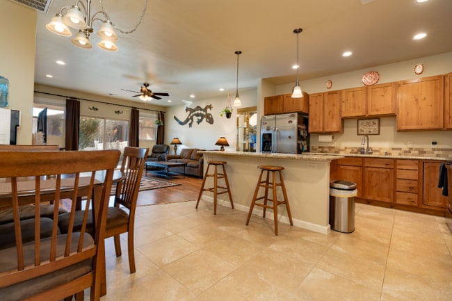 Photo - 585 Rio Grande Dr