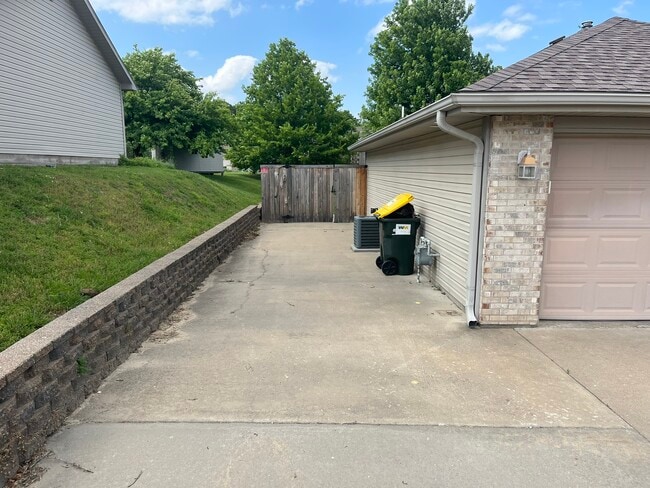 Photo - 629 Woodland Park Dr