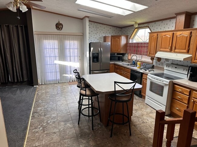 Photo - 55120 Grade Ave