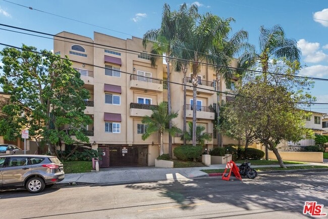 Photo - 14290 Dickens St Unidad 204