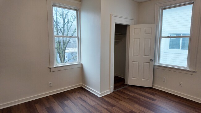 Photo - Renovated 3-Bed Gem Minutes to UC & Downtown – Bright, Clean, and Move-In Ready! Unidad 2
