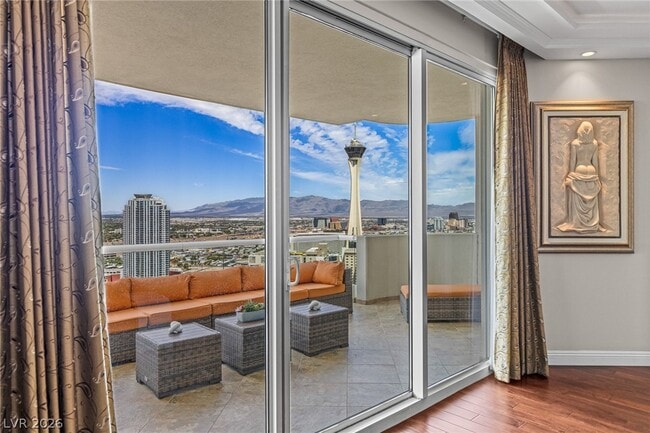 Photo - 2777 Paradise Rd Unidad 3503