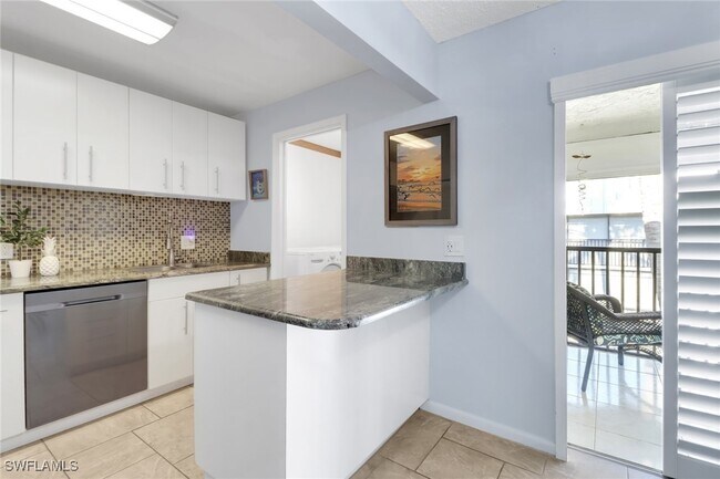 Photo - 788 Park Shore Dr Unidad C34