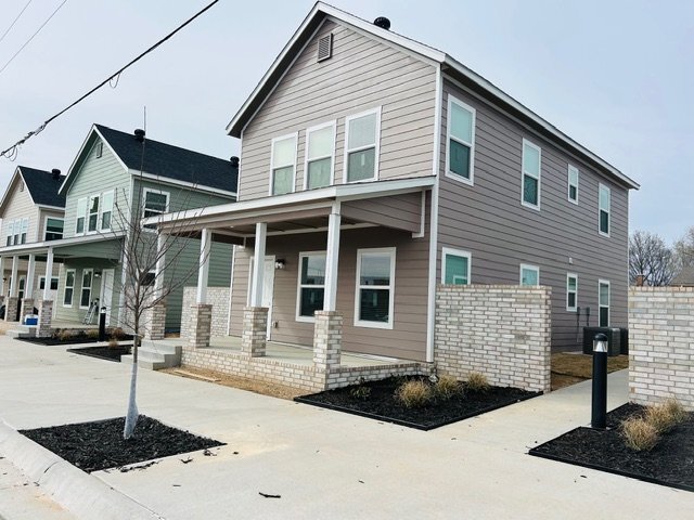 Building Photo - 702 E Johnson Ave Unit A