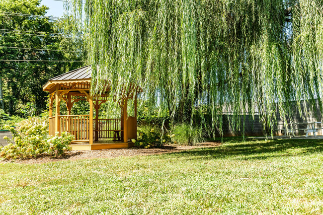 Gazebo #1 - Ashton Parc Apartments
