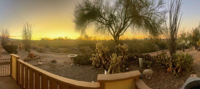 Photo - "Charming 2-Bed, 2-Bath Townhouse Retreat in Tucson – Spacious 1176 Sq Ft Living!"