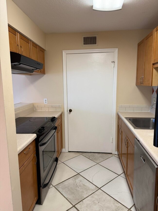 Photo - 2305 N Congress Ave Unit 25