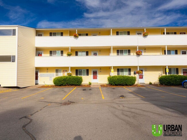 Building Photo - Modern 1 bedroom condo with garage for ren... Unit 102