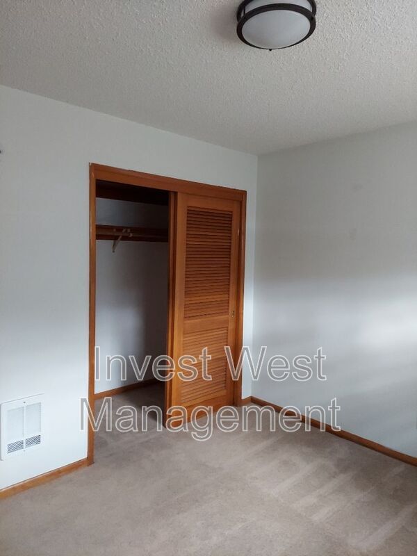 Photo - 8903 NE 36th St