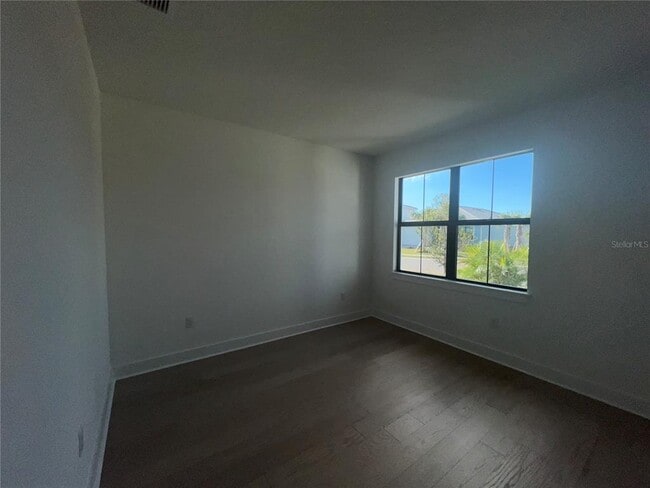 Photo - 18460 Midsummer Pl