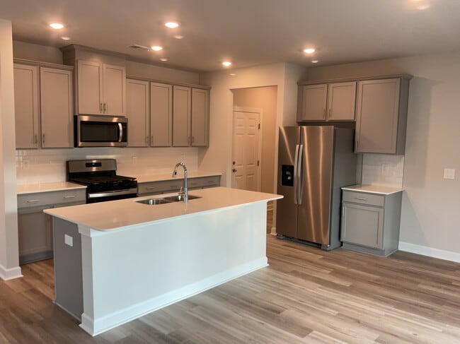 Photo - 300 Granby Trl