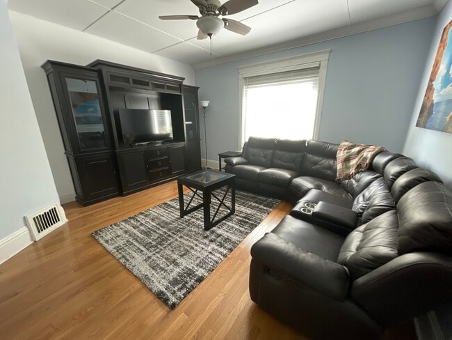 Photo - 214 Talfourd St Unit A