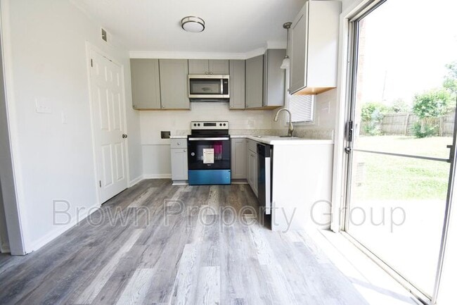 Photo - 2105 Grand Prix Dr