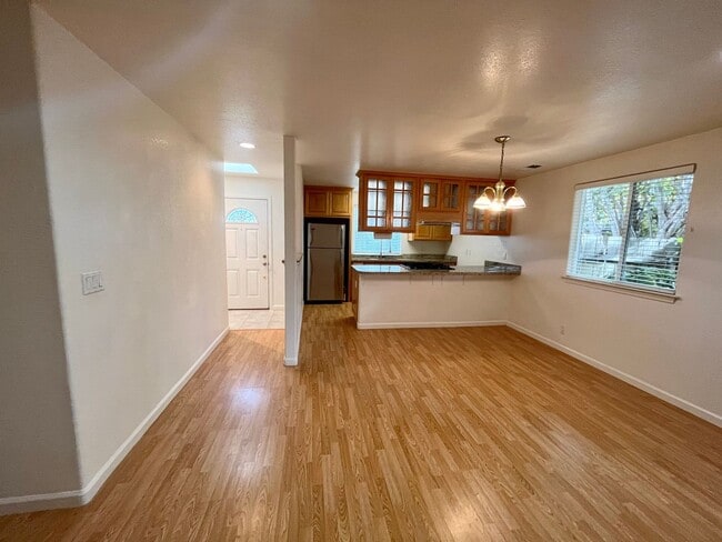 Photo - 3062 Girard Ct