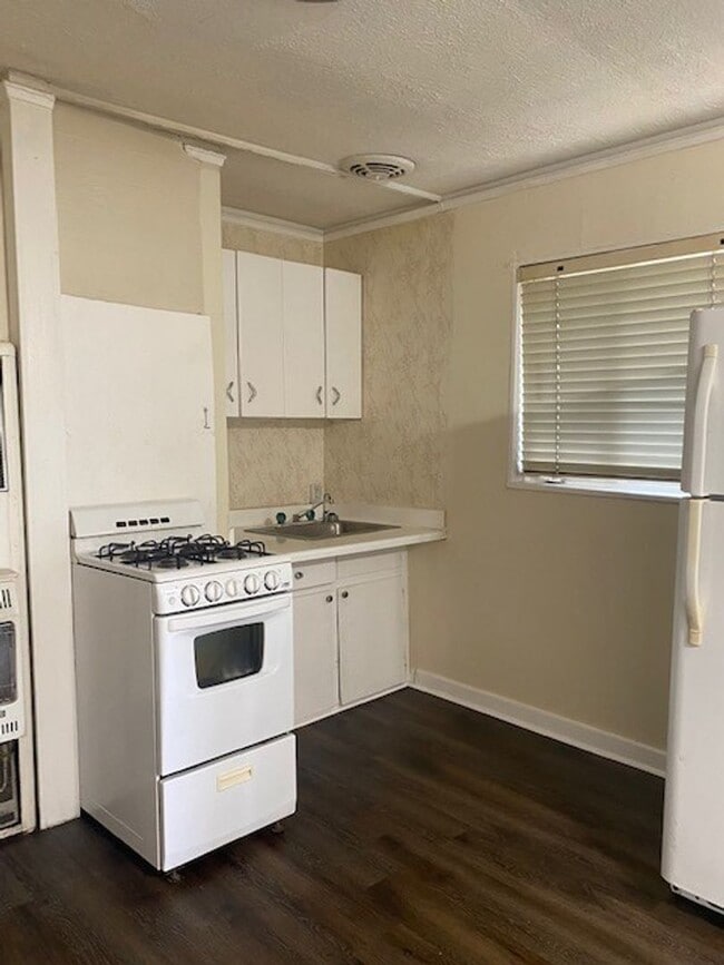 Photo - 3002-3008 North West Street Unit 3008