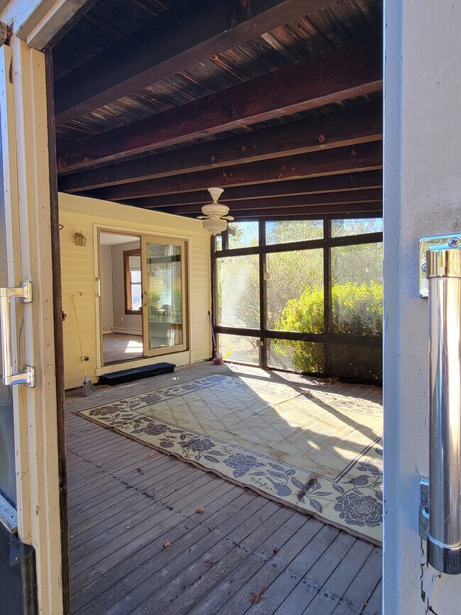 Photo - 8 Pine Tree Dr