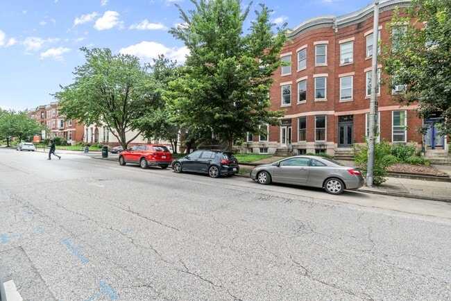 Photo - Spacious 6BR/2.5BA in CV AVAILABLE June 2026