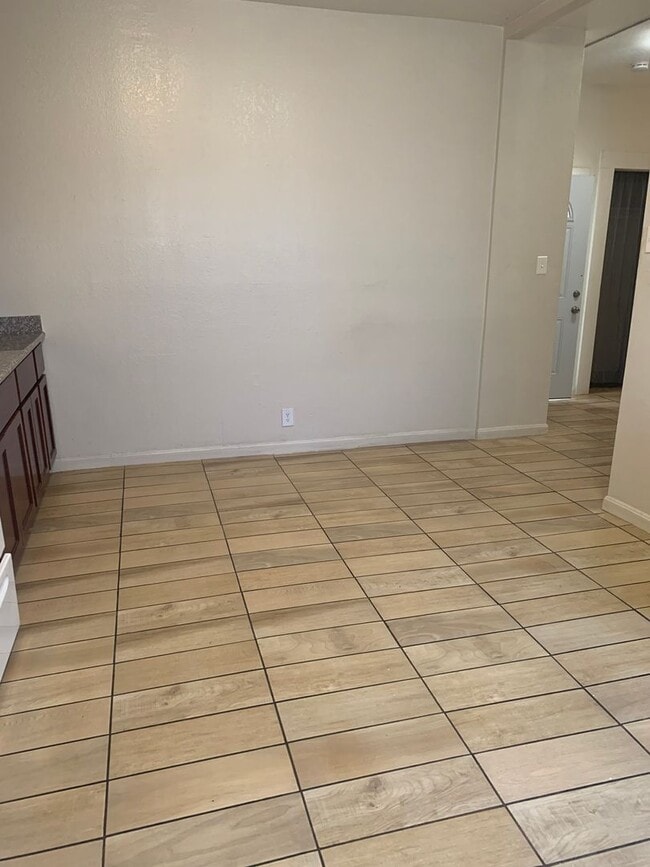 Photo - meh848 Unit 1405A