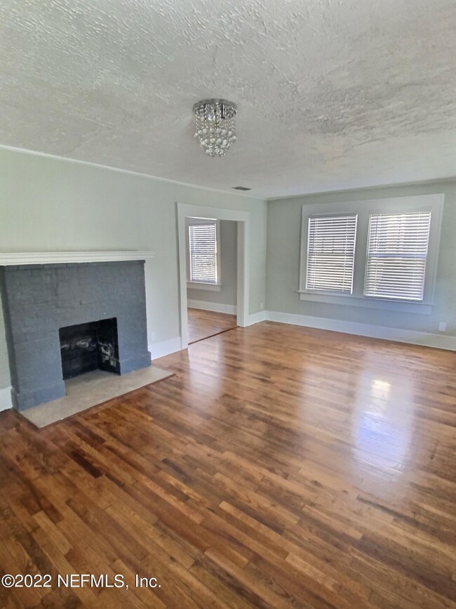 Photo - 2304 Ernest St