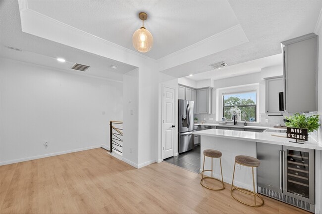 Building Photo - 803 Davis Rd