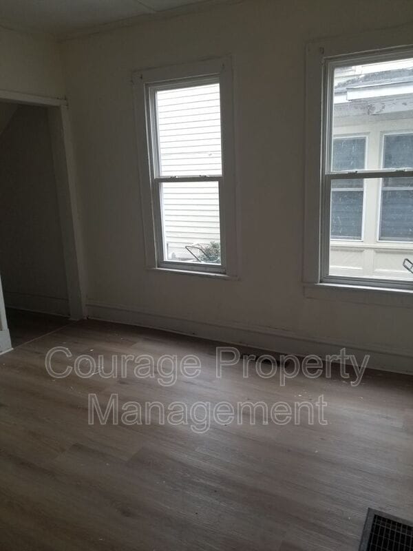 Photo - 514 W 1st St Unit Apt A