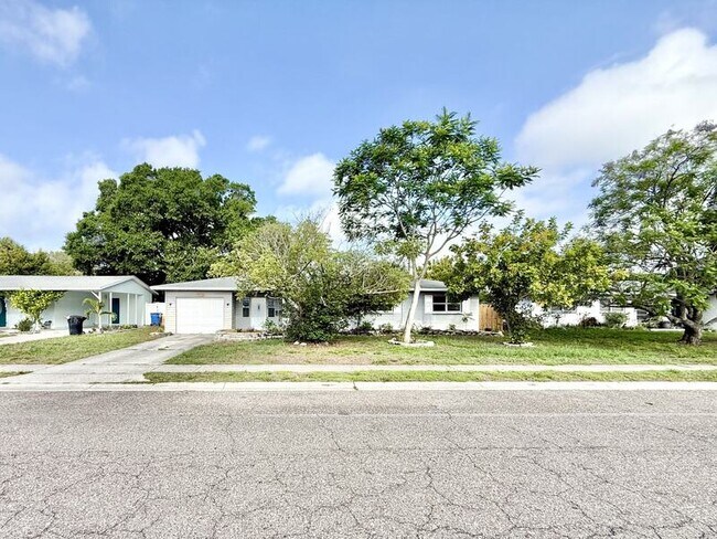 Photo - 6900 16th St N