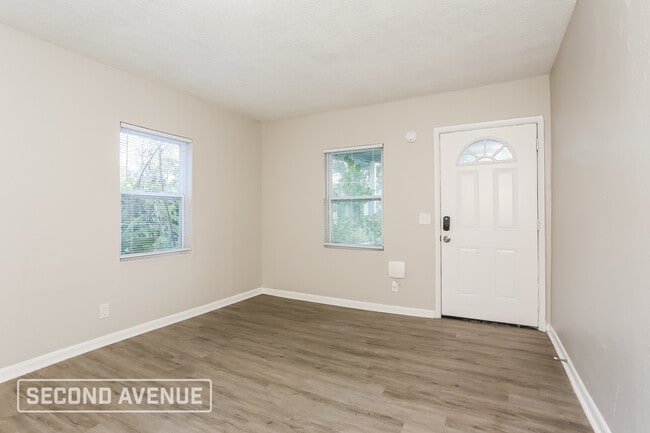 Photo - 1115 W 22nd St