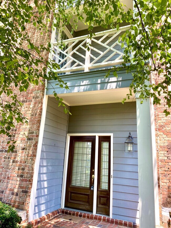 Photo - Large 3 bed/ 2.5 bath townhome for rent near the Reservoir!