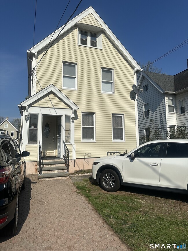 Building Photo - 433 3rd Ave Unit 2