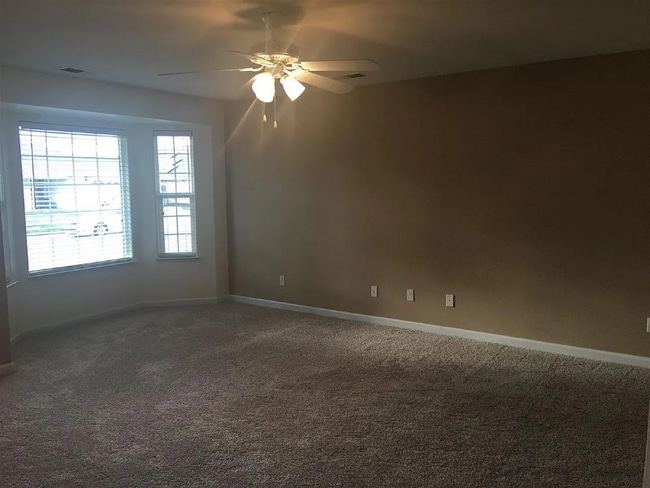 Photo - 255 Shelley Way