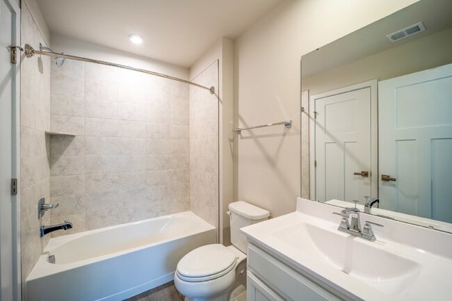 Photo - Brand New Luxury Town house for Rent!