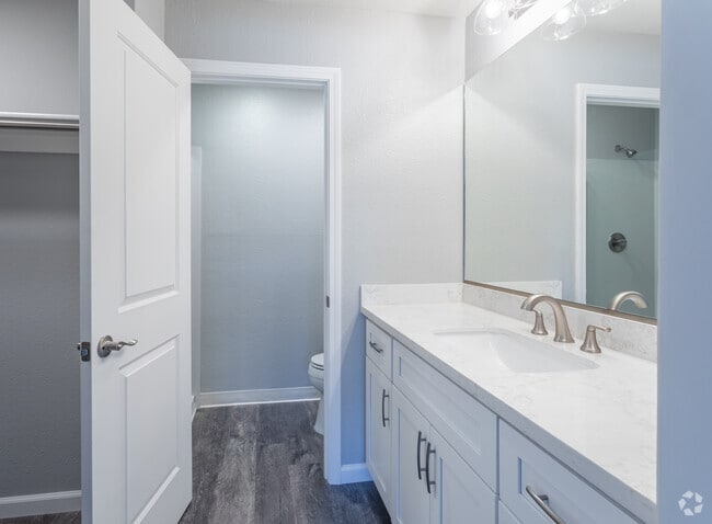 Photo - 100 Union Avenue Apartments