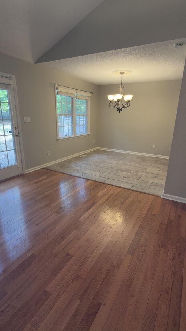 Photo - 2615 Gordon Rd