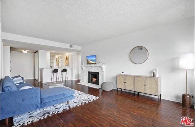 Photo - 310 Tahiti Way Unidad 201