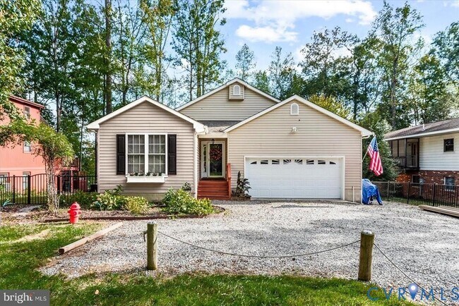 Photo - 686 Lake Caroline Dr