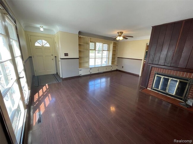 Photo - 38330 Newcastle St