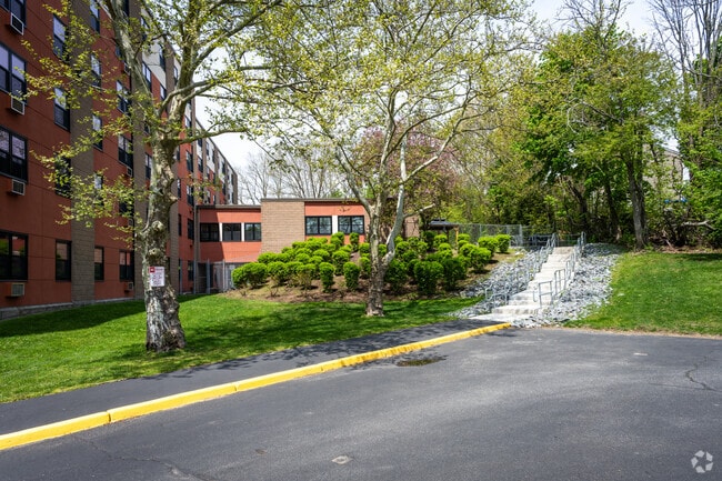 Back Patio - Riveredge Village Apartments