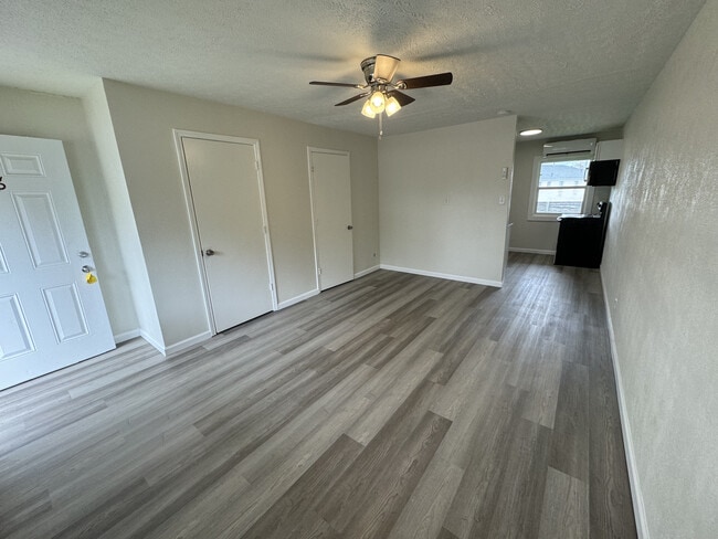 Building Photo - Manslick Studios Rental
