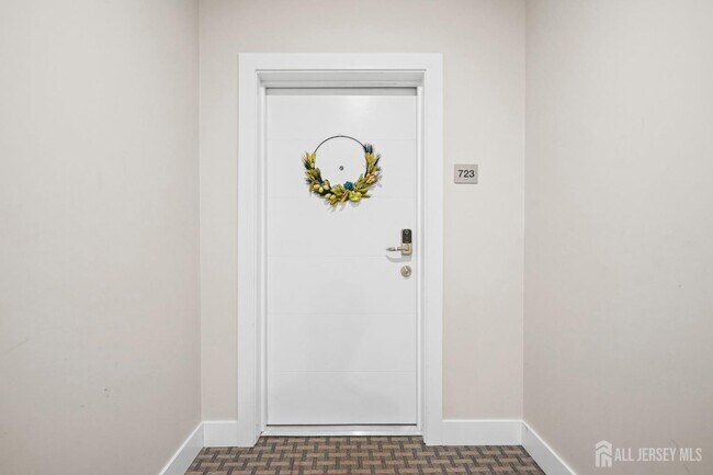 Photo - 723 Lorhan Dr