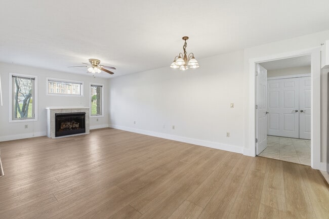 Photo - 1921 Ty Way Xing Unit B