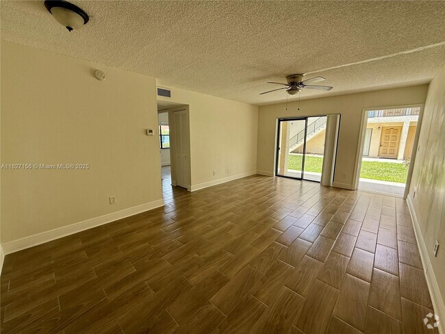 Building Photo - 11130 Royal Palm Blvd Unit 1-11 Rental