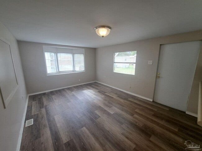 Photo - 2821 Hillcrest Ave