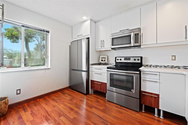 Photo - 20807 NW 3rd Ct