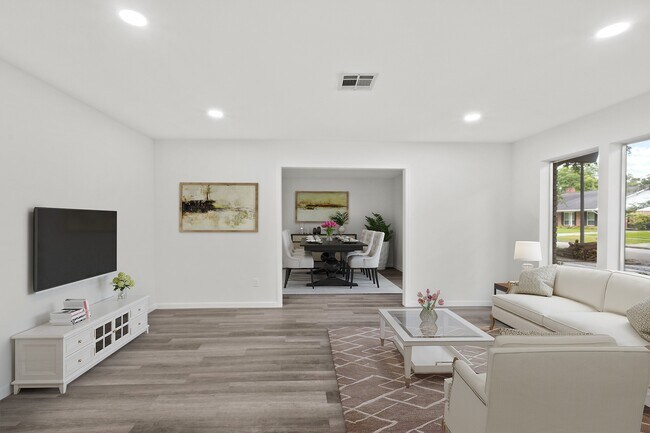 Photo - 8307 Braesview Ln