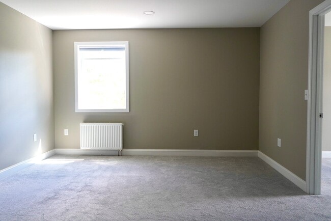 371 Lincoln St Unit 1B