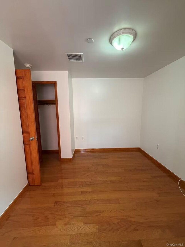 Photo - 134-40 58th Ave
