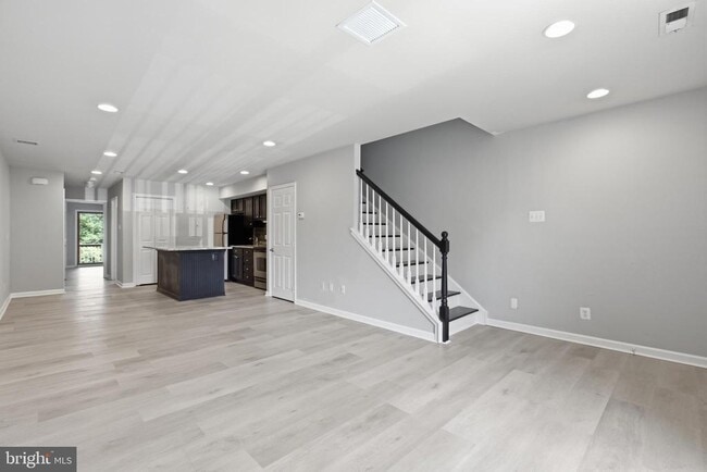 27 Darien Way