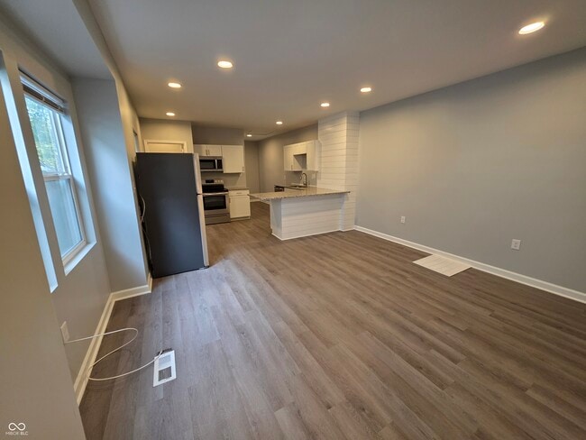 Photo - 834 Lasalle St