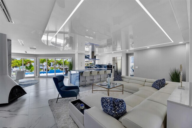 Photo - 2720 NE 7th St