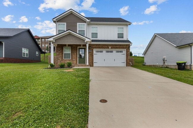 Building Photo - Beautiful Home! Coming Soon!